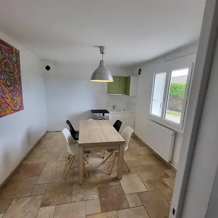 Maison A La Campagne Polignac (Haute-Loire)